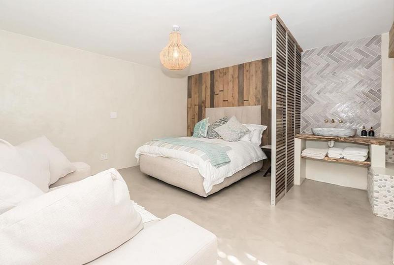 8 Bedroom Property for Sale in Hout Bay Western Cape